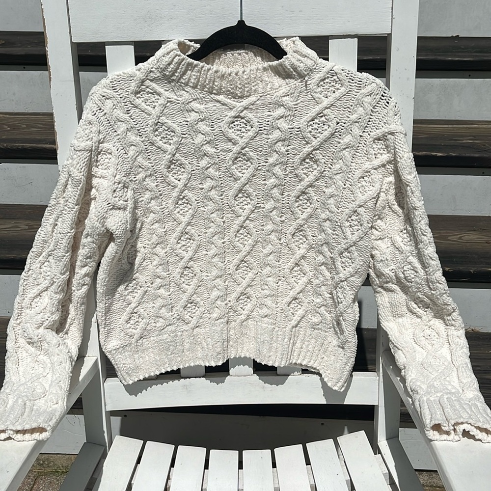 ❄️Poof Apparel Cable Knit Sweater Size Medium